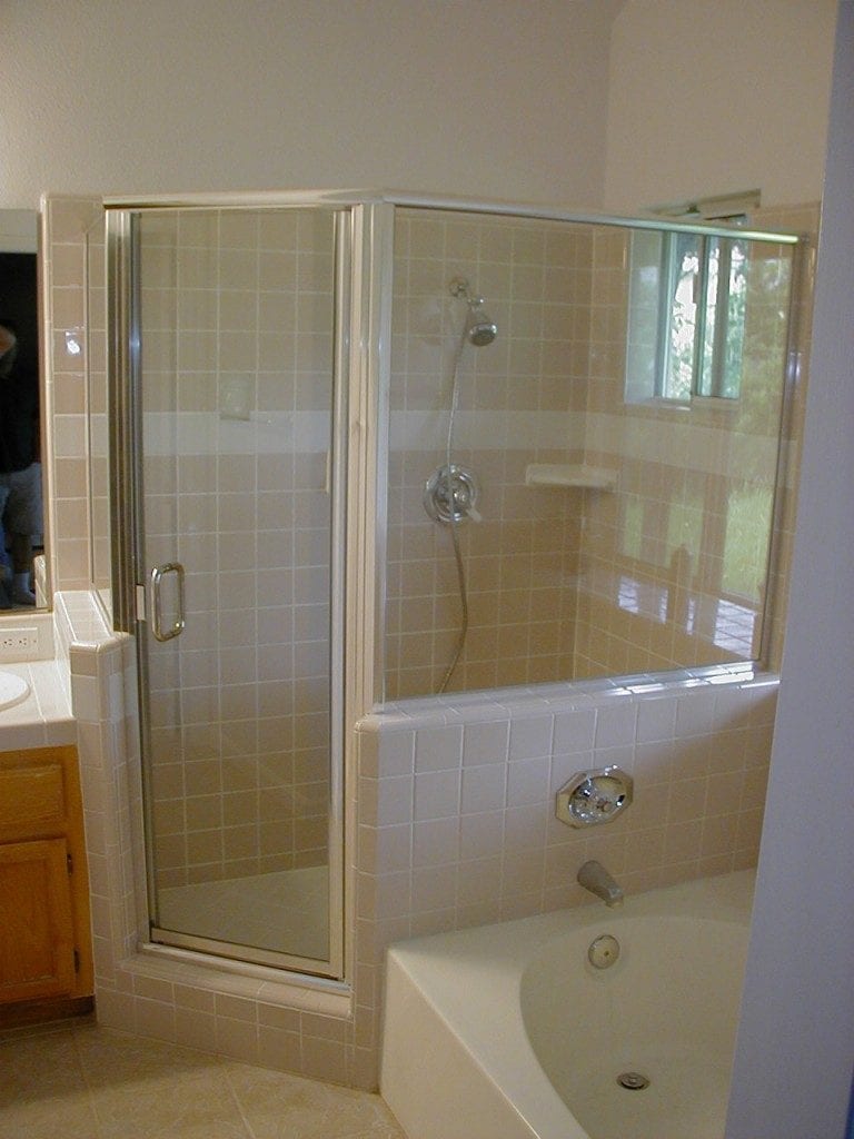 Glass - Shower Enclosure P1010007-768x1024