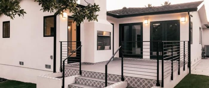 Black window frames are popular
